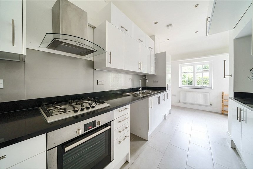 under offer holyoake walk london 30810 - Gibbs Gillespie