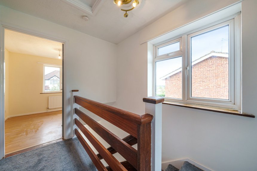 3 bedroom House for sale in Oaklands Avenue, Watford, Hertfordshire