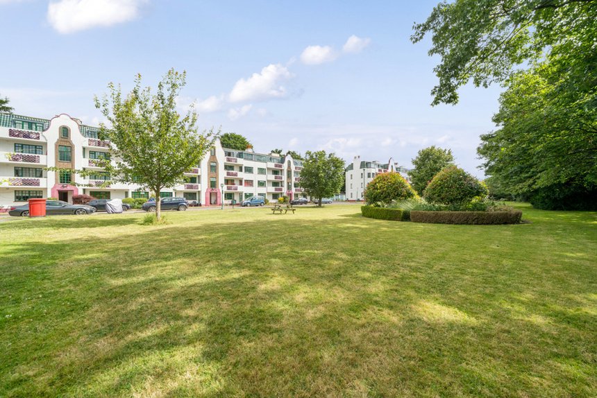 for sale ealing village london 31851 - Gibbs Gillespie