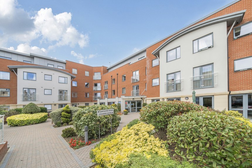 for sale josiah drive london 32075 - Gibbs Gillespie