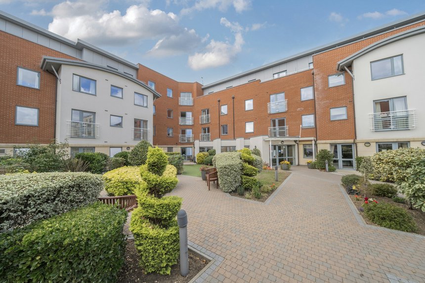 for sale josiah drive london 32075 - Gibbs Gillespie