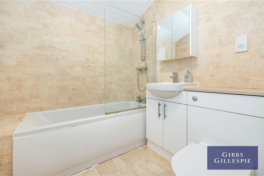 for sale juniper court london 32107 - Gibbs Gillespie