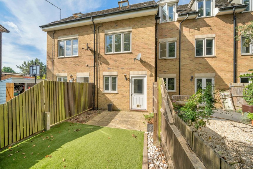 under offer hardy mews london 32157 - Gibbs Gillespie