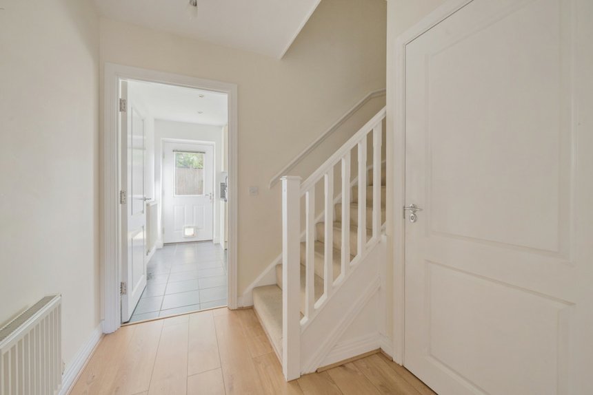 under offer hardy mews london 32157 - Gibbs Gillespie