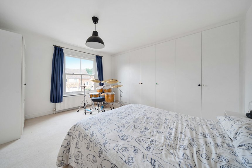 sold lower road london 32179 - Gibbs Gillespie