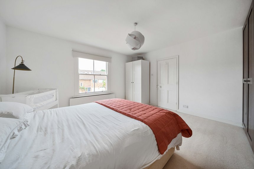 sold lower road london 32179 - Gibbs Gillespie