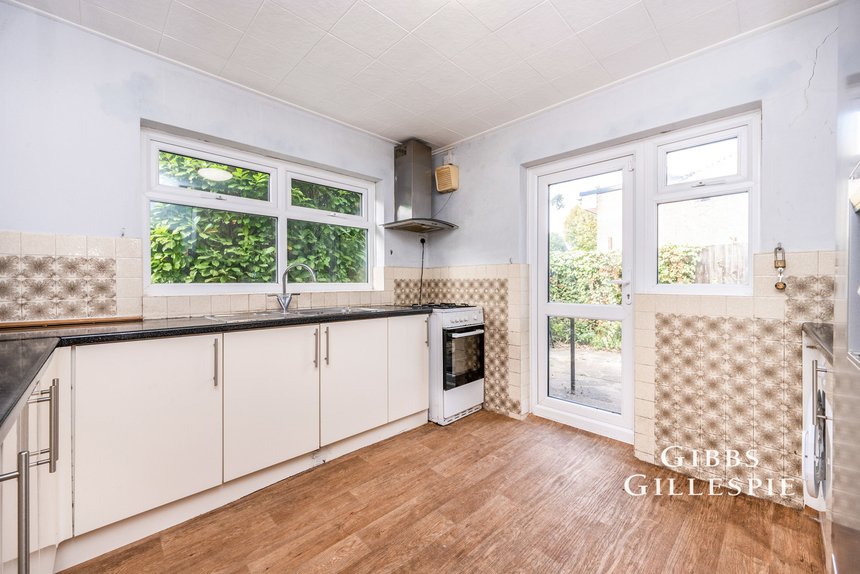 let woodford crescent london 32187 - Gibbs Gillespie