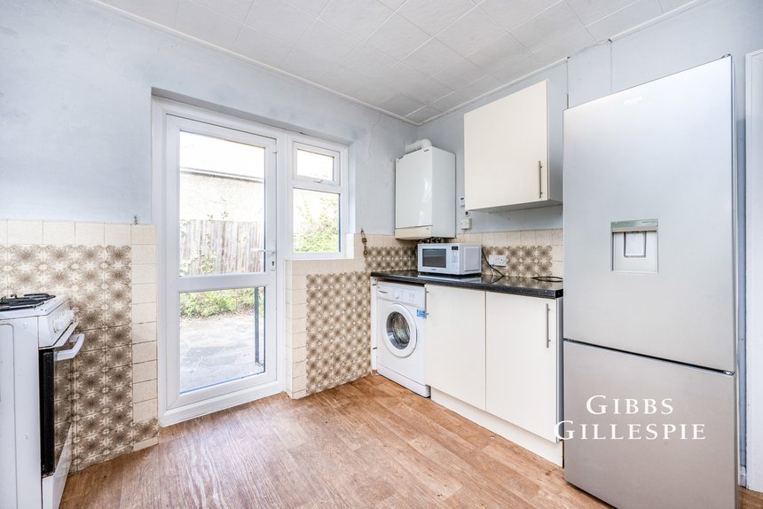 let woodford crescent london 32187 - Gibbs Gillespie