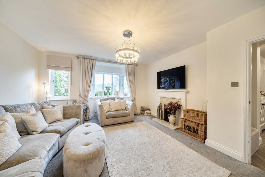for sale woodwaye london 32240 - Gibbs Gillespie