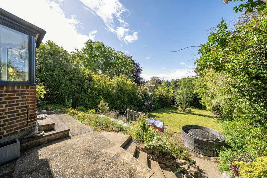 for sale woodwaye london 32240 - Gibbs Gillespie