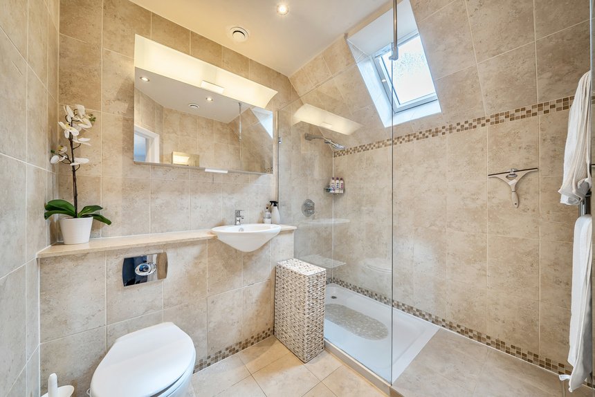 for sale woodwaye london 32240 - Gibbs Gillespie