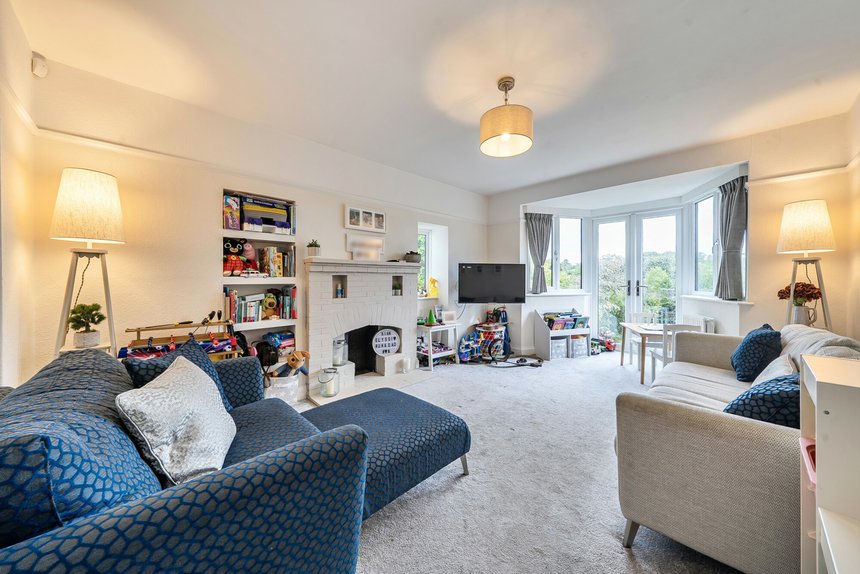 for sale woodwaye london 32240 - Gibbs Gillespie