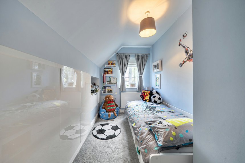 for sale woodwaye london 32240 - Gibbs Gillespie