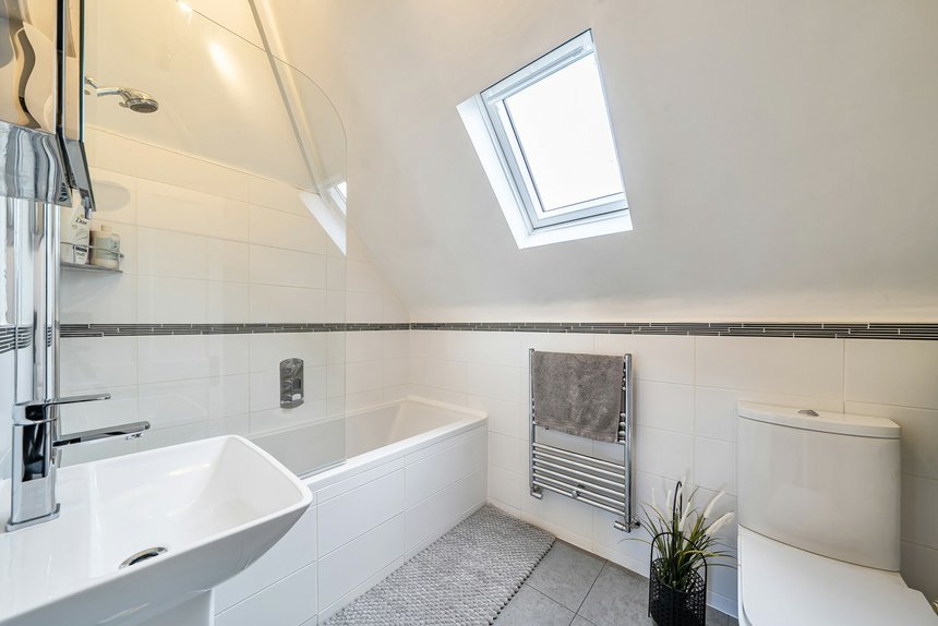 for sale woodwaye london 32240 - Gibbs Gillespie
