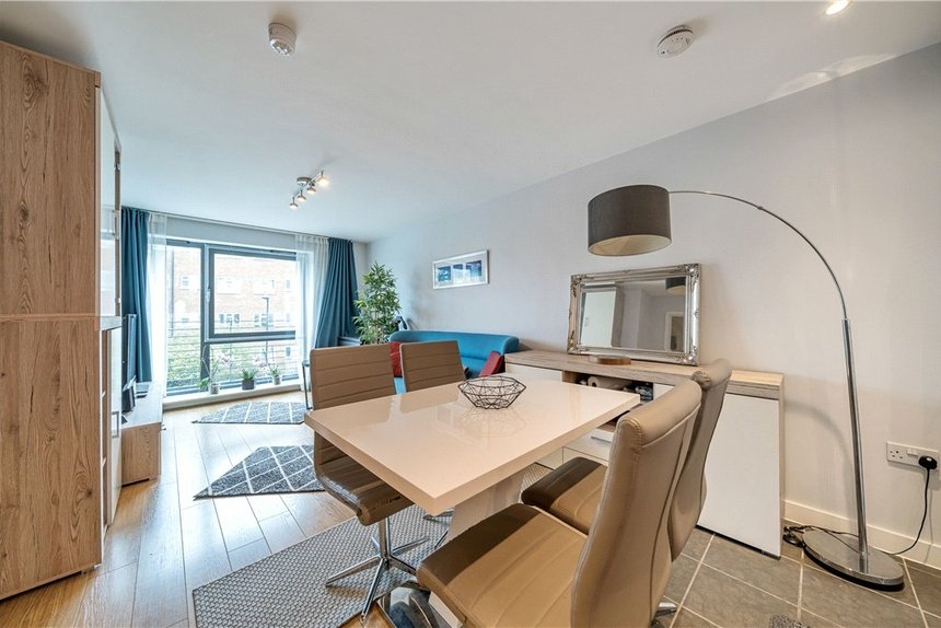 let agreed flat 9 london 32339 - Gibbs Gillespie