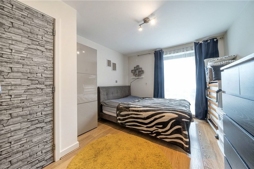 let agreed flat 9 london 32339 - Gibbs Gillespie