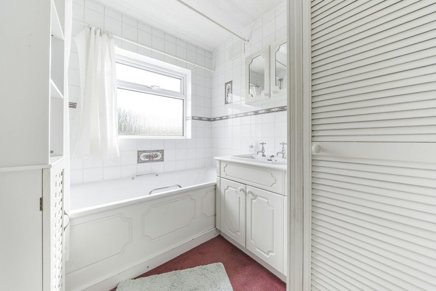 2 bedroom House for sale in Field End Road, Ruislip, Middlesex, HA4