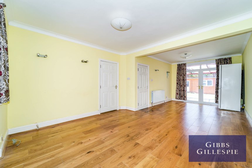 let romney drive london 32388 - Gibbs Gillespie