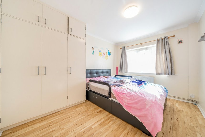 for sale newbury way london 32544 - Gibbs Gillespie