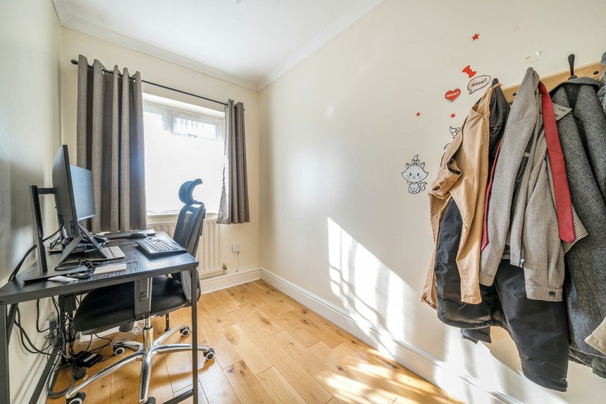 for sale newbury way london 32544 - Gibbs Gillespie