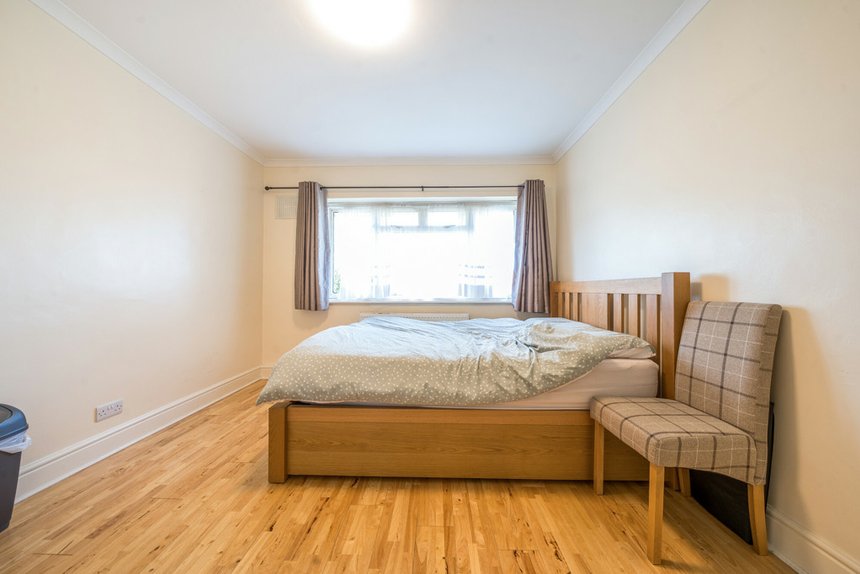 for sale newbury way london 32544 - Gibbs Gillespie