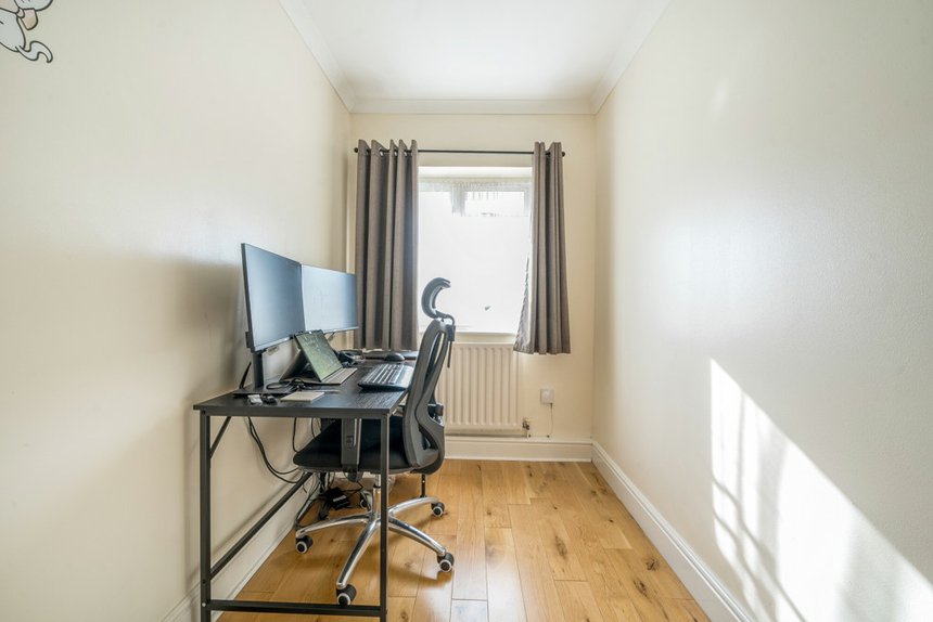 for sale newbury way london 32544 - Gibbs Gillespie