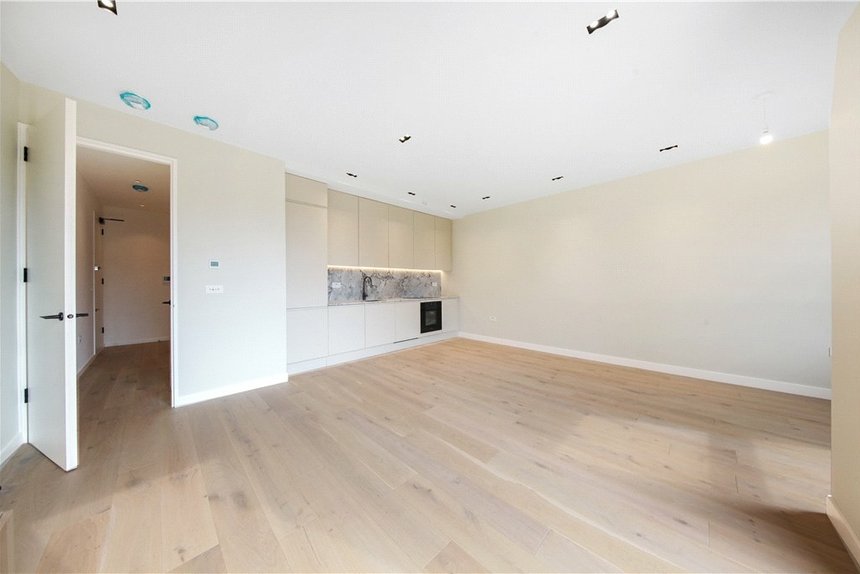 for sale sutherland road london 32550 - Gibbs Gillespie