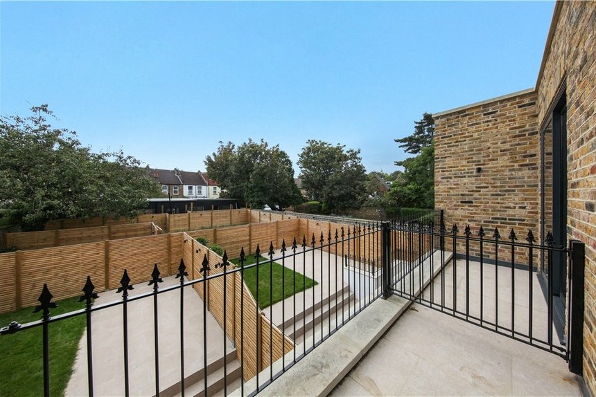 for sale sutherland road london 32550 - Gibbs Gillespie