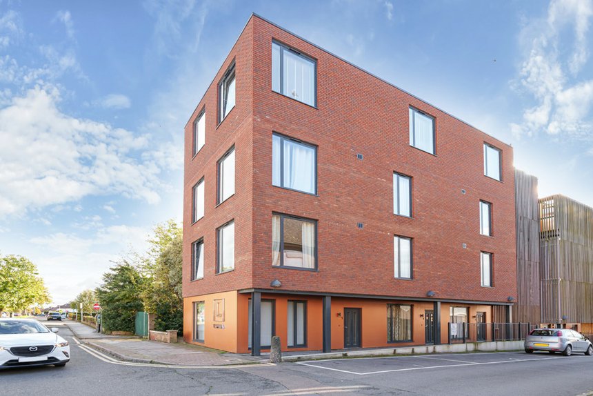 for sale field end road london 32559 - Gibbs Gillespie