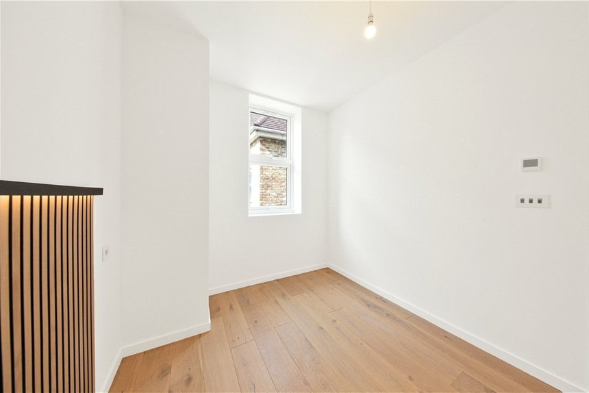 for sale sutherland road london 32568 - Gibbs Gillespie