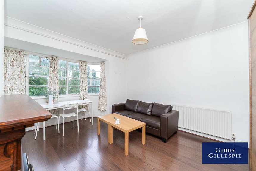 let agreed flat 18 london 32678 - Gibbs Gillespie