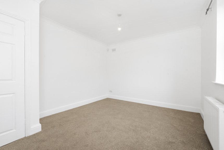 available flat 4 london 32712 - Gibbs Gillespie