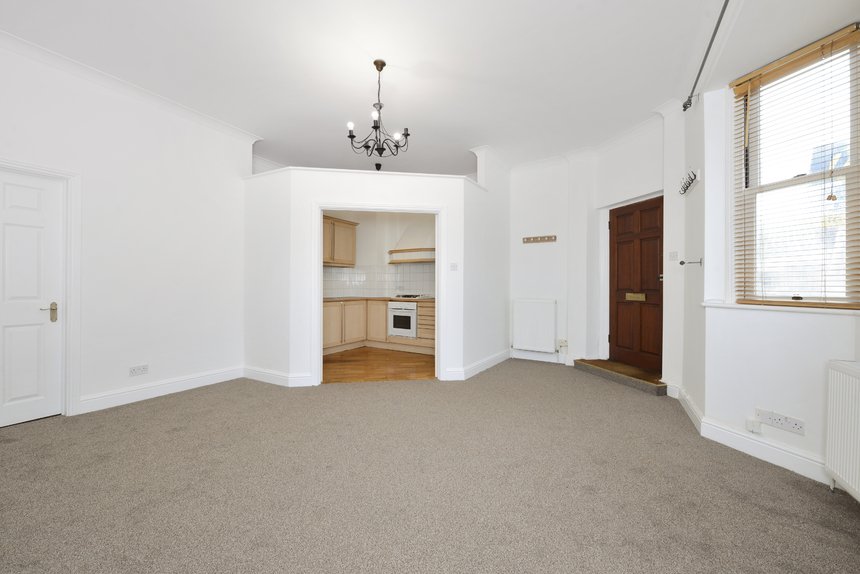 available flat 4 london 32712 - Gibbs Gillespie