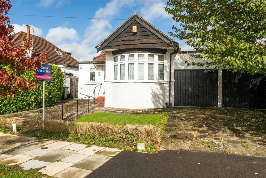 for sale glenfield crescent london 32728 - Gibbs Gillespie