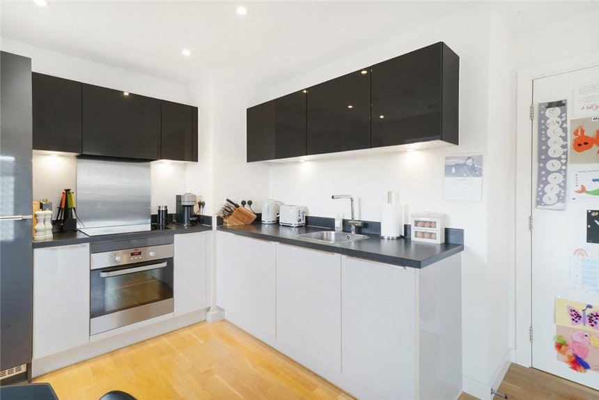 under offer arla place london 32738 - Gibbs Gillespie