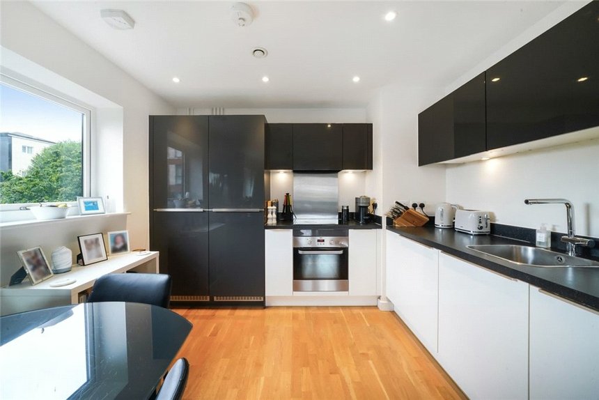 under offer arla place london 32738 - Gibbs Gillespie