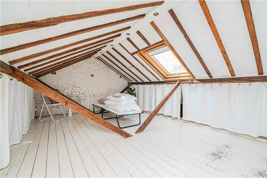 2 bedroom for sale in Green Lane, Hanwell, London, W7