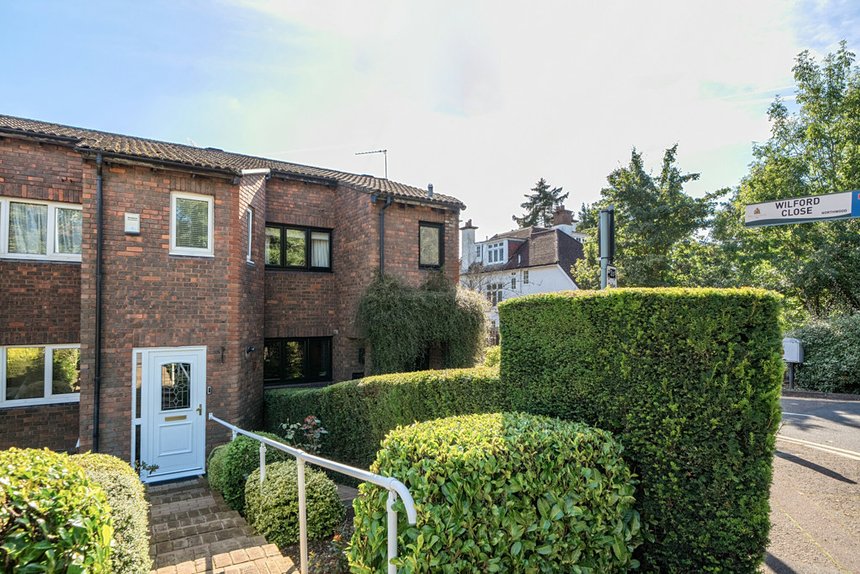 under offer green lane london 32749 - Gibbs Gillespie