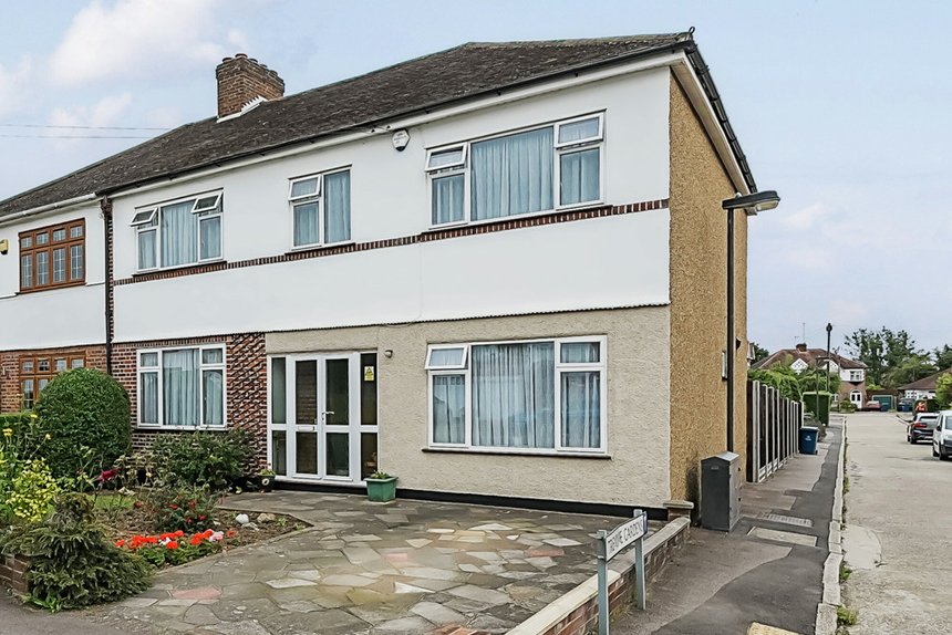 for sale dawlish drive london 32769 - Gibbs Gillespie