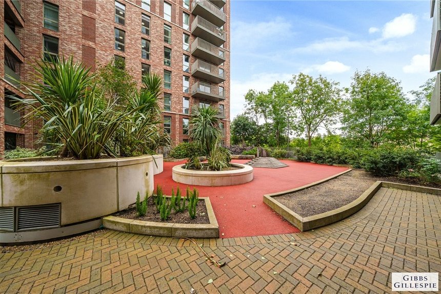 for sale wallace house london 32772 - Gibbs Gillespie