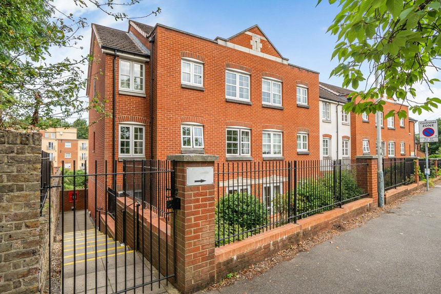 for sale harefield road london 32778 - Gibbs Gillespie