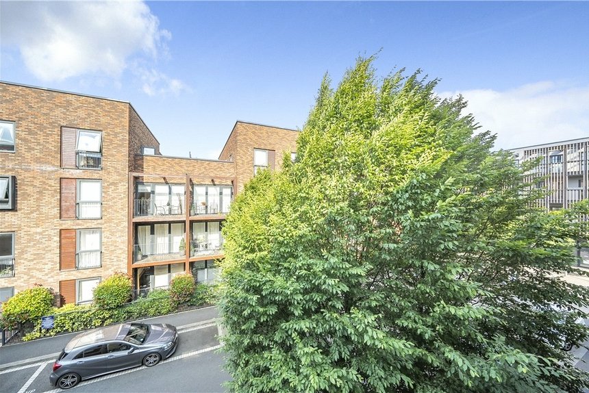 under offer howard road london 32786 - Gibbs Gillespie