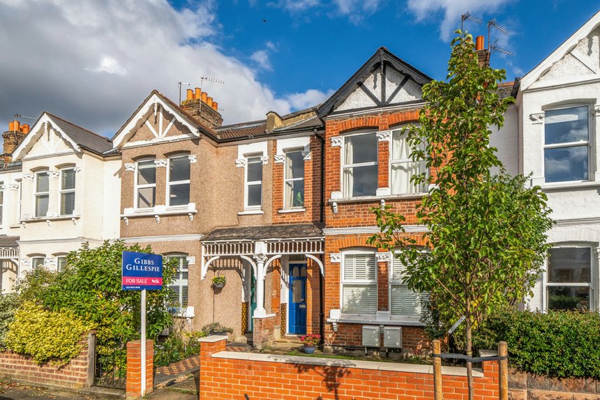 under offer westfield road london 32788 - Gibbs Gillespie