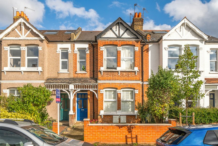 under offer westfield road london 32788 - Gibbs Gillespie