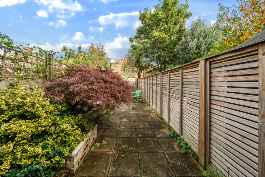 under offer westfield road london 32788 - Gibbs Gillespie