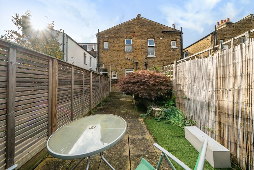 under offer westfield road london 32788 - Gibbs Gillespie