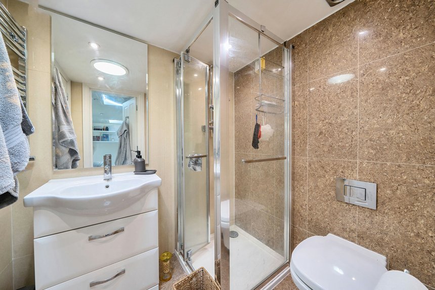 for sale nicholas way london 32803 - Gibbs Gillespie