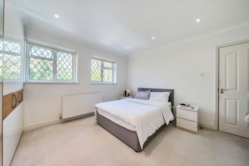 for sale nicholas way london 32803 - Gibbs Gillespie