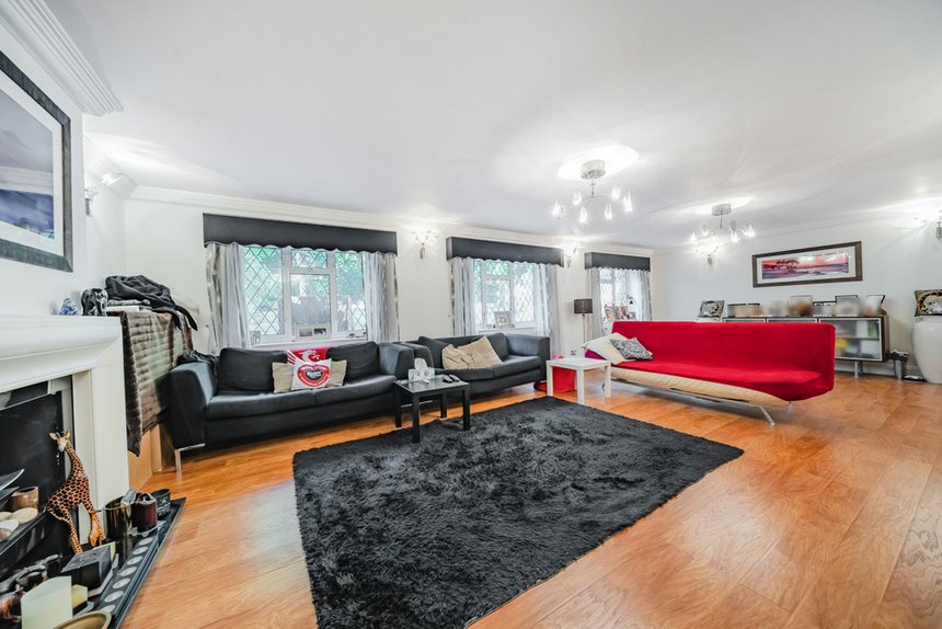for sale nicholas way london 32803 - Gibbs Gillespie