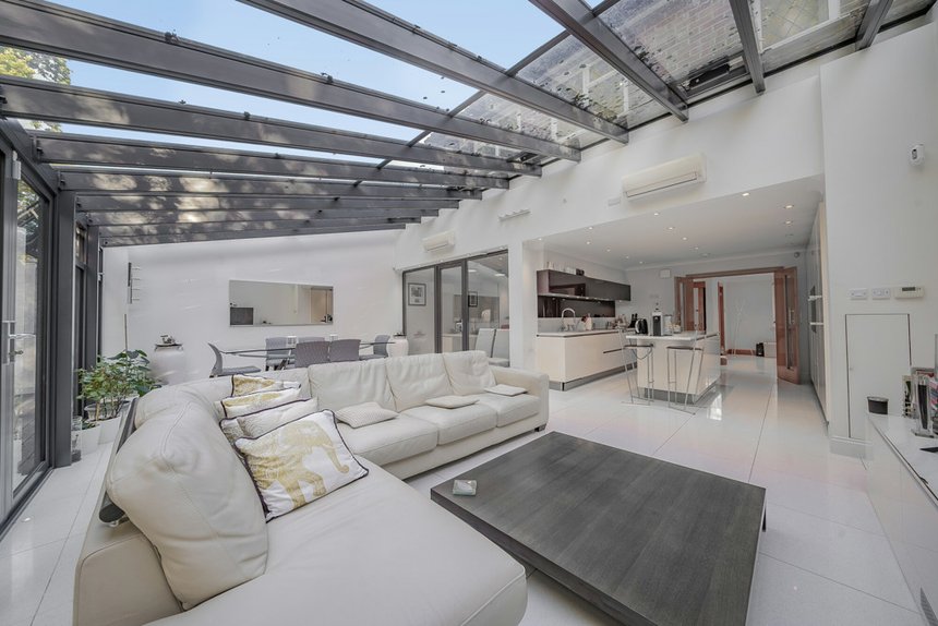 for sale nicholas way london 32803 - Gibbs Gillespie